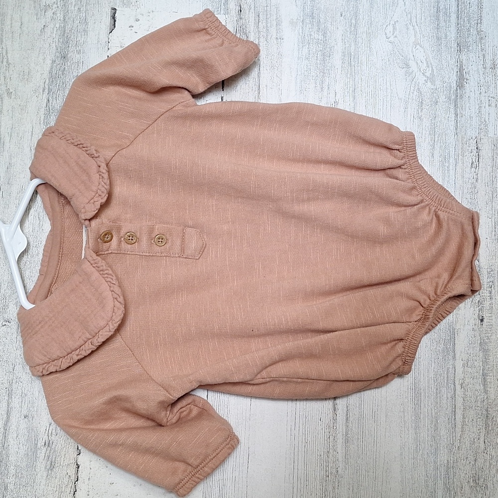 Grayson Collective Size 0-3 months Onsie Buttons Long Sleeves Snaps